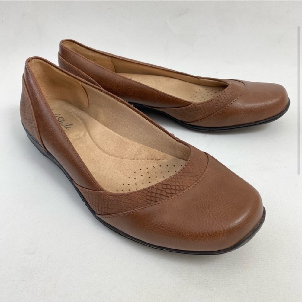 Life Stride Brown Flats with Modern Design
